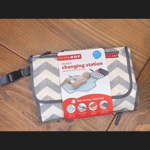 2 in 1 Changing Station